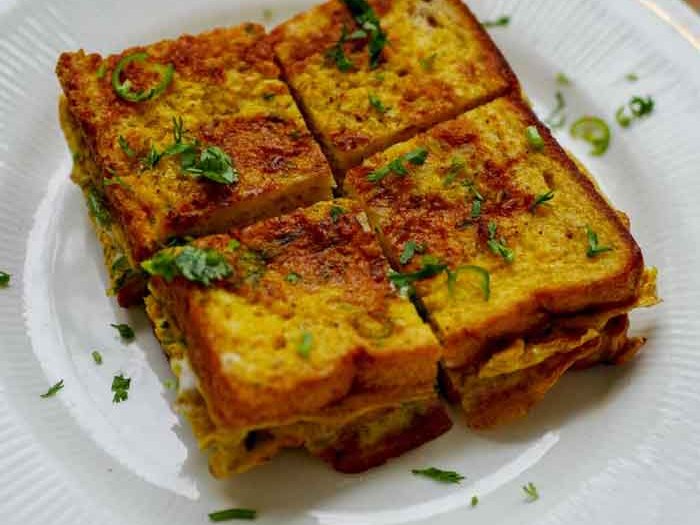 Omletă cu șuncă și cașcaval